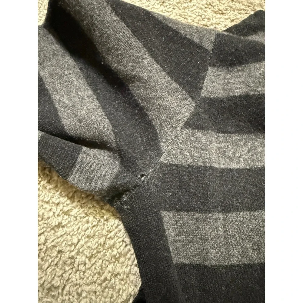 Express‎ Lambswool Striped V-Neck Sweater Grey Academia Preppy Office Grunge M